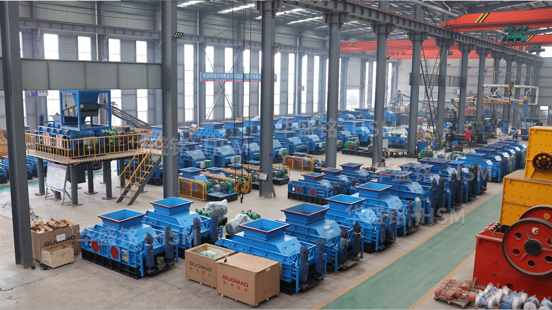 砂廠回料處理難？大型對(duì)輥破碎機(jī)助您成品率上升，成本直降降低