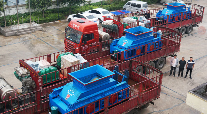 常用輥壓制砂機(jī)有幾種型號(hào)？?jī)r(jià)格多少一臺(tái)