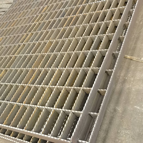 鋼格柵鋼格板的優(yōu)勢與用途應用場景