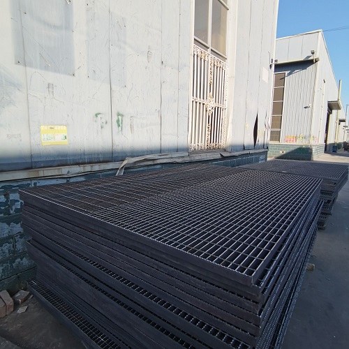 排水溝蓋板鋼格柵的詳細(xì)規(guī)格解析與應(yīng)用場景