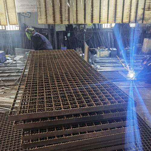 平臺(tái)鋼格板詳解承載標(biāo)準(zhǔn)