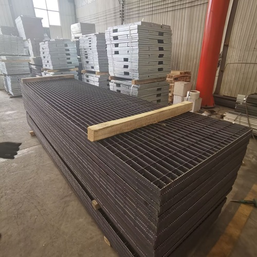 線上線下買(mǎi)鋼格柵有啥區(qū)別？看完再下單不后悔