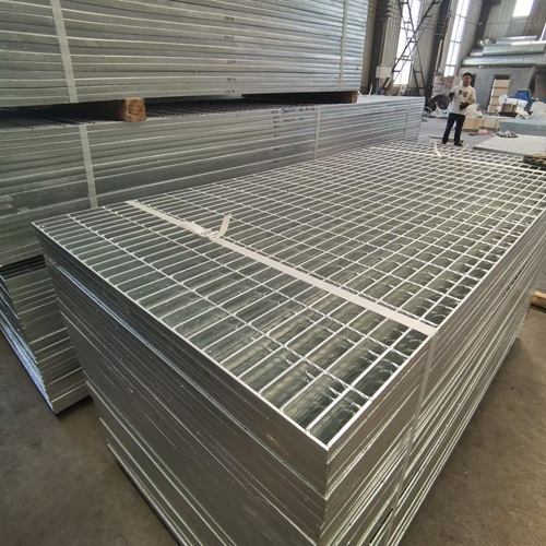 鋼格柵知識(shí)科普：材質(zhì)、規(guī)格如何影響使用效果？