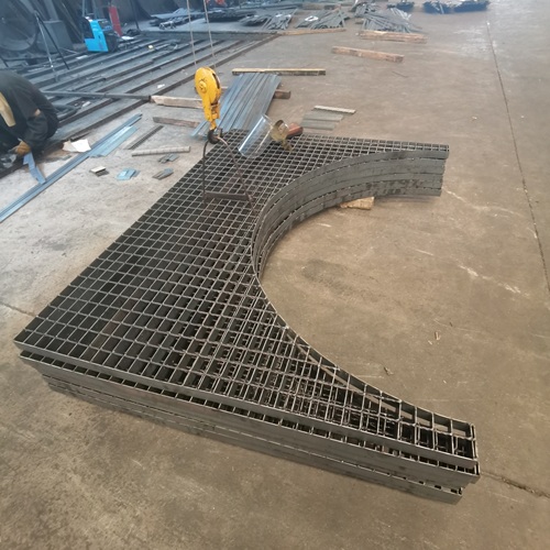 數(shù)據(jù)中心地板居然也用鋼格板