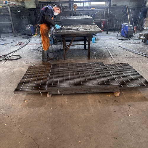 鋼格柵板為什么容易生銹？原因在這里