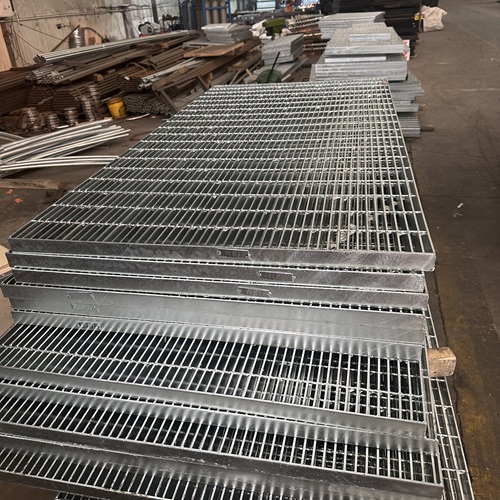 音樂節(jié)舞臺(tái)搭建必用鋼格板，承重強(qiáng)還易拆卸